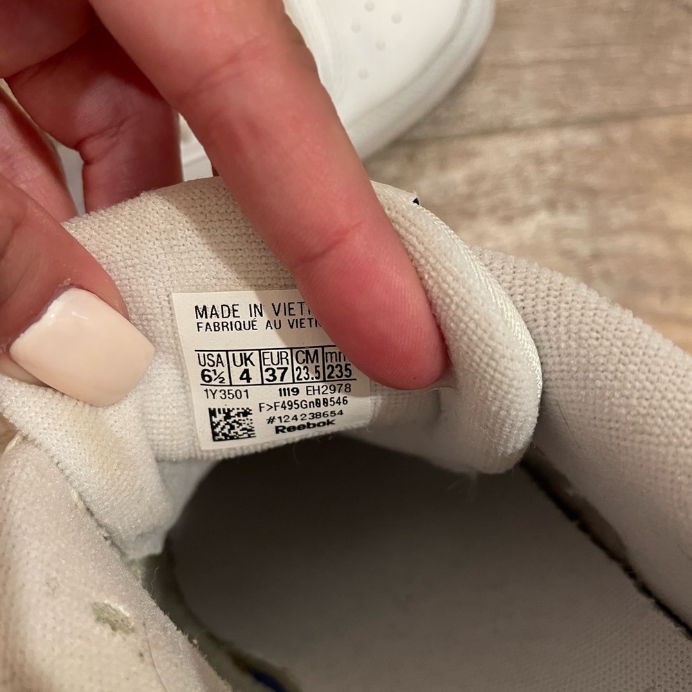 Reebok classic. - Picture 3 of 4